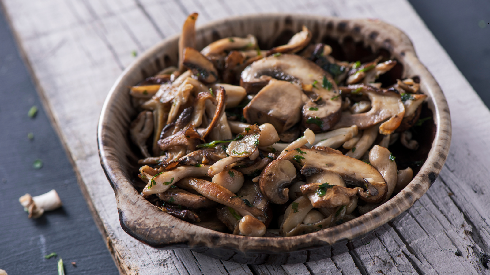 Analyzing dietary exposure to critical nutrients on a plant-based diet using the food- and total nutrient index